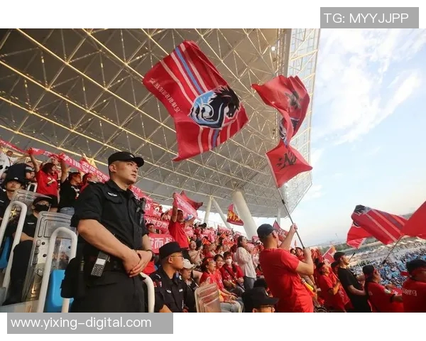 深圳足球队比赛经验引发热议球迷对球队表现的不同看法与争论
